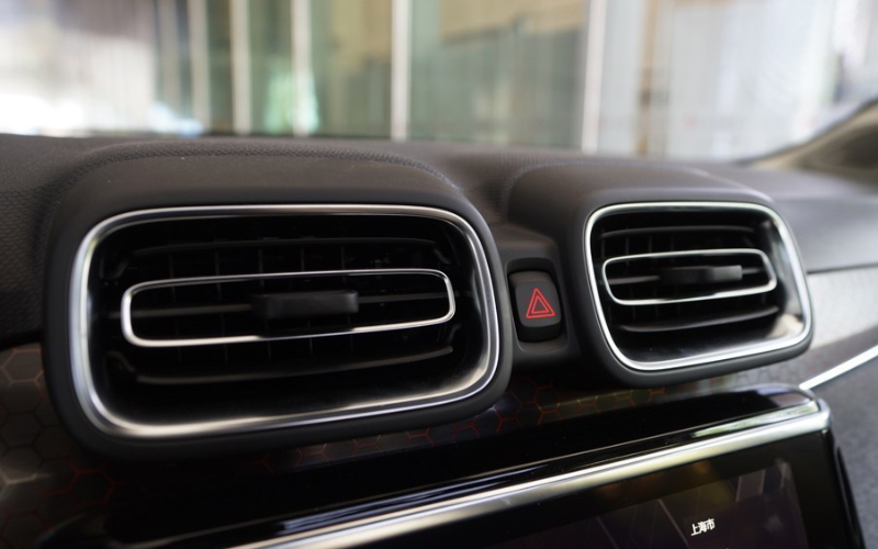 汽車空調(diào)出風(fēng)口