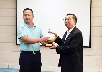 合作共贏(yíng)，與中新華美一起發(fā)展是我們共同追求的目標(biāo)